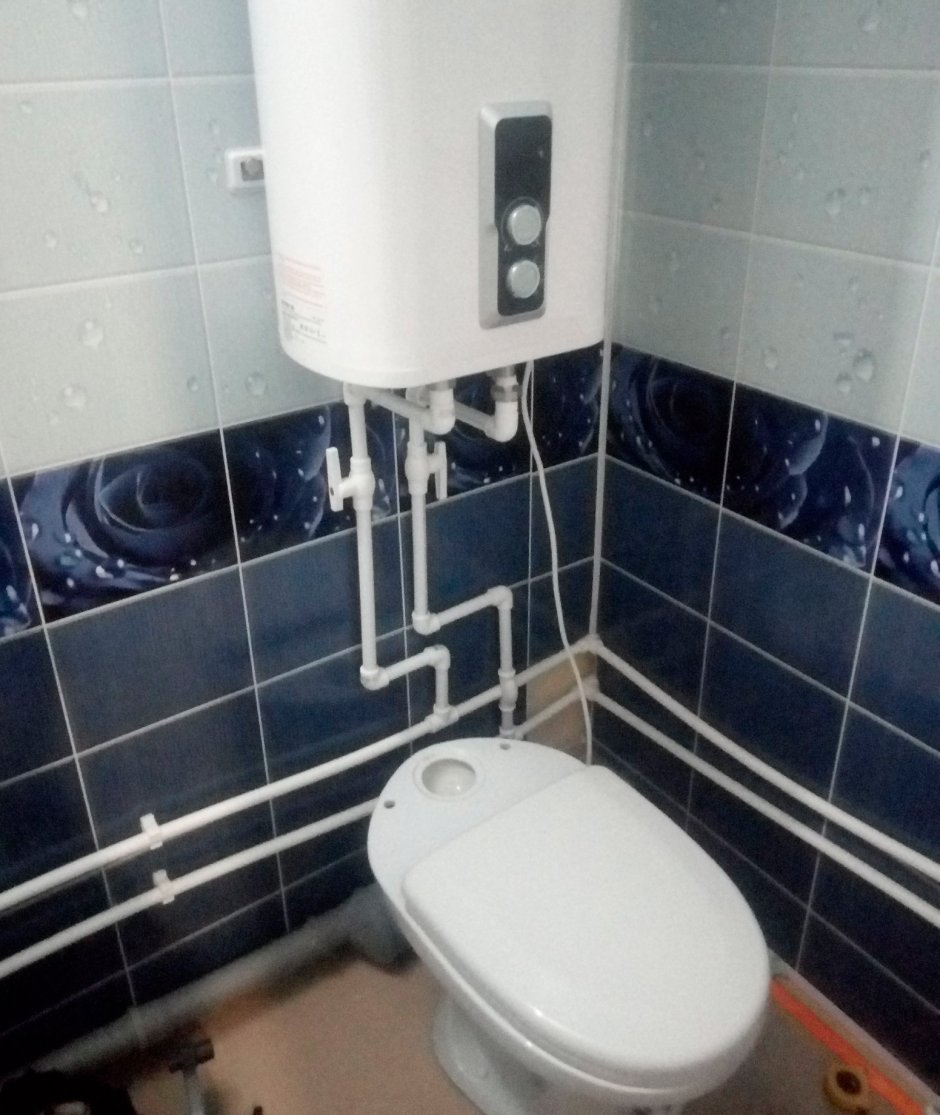 Водонагреватель на 30 литров подводка с боку