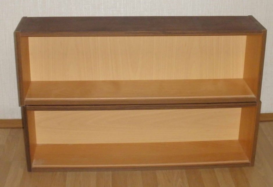 Книжная полка со стеклом