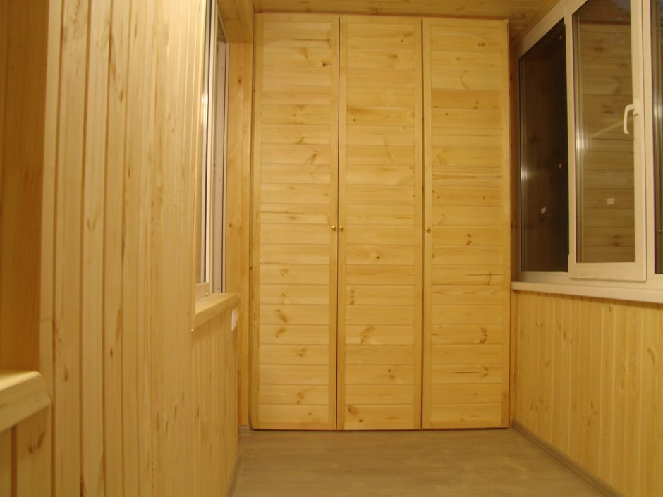 Встроенный шкаф из вагонки