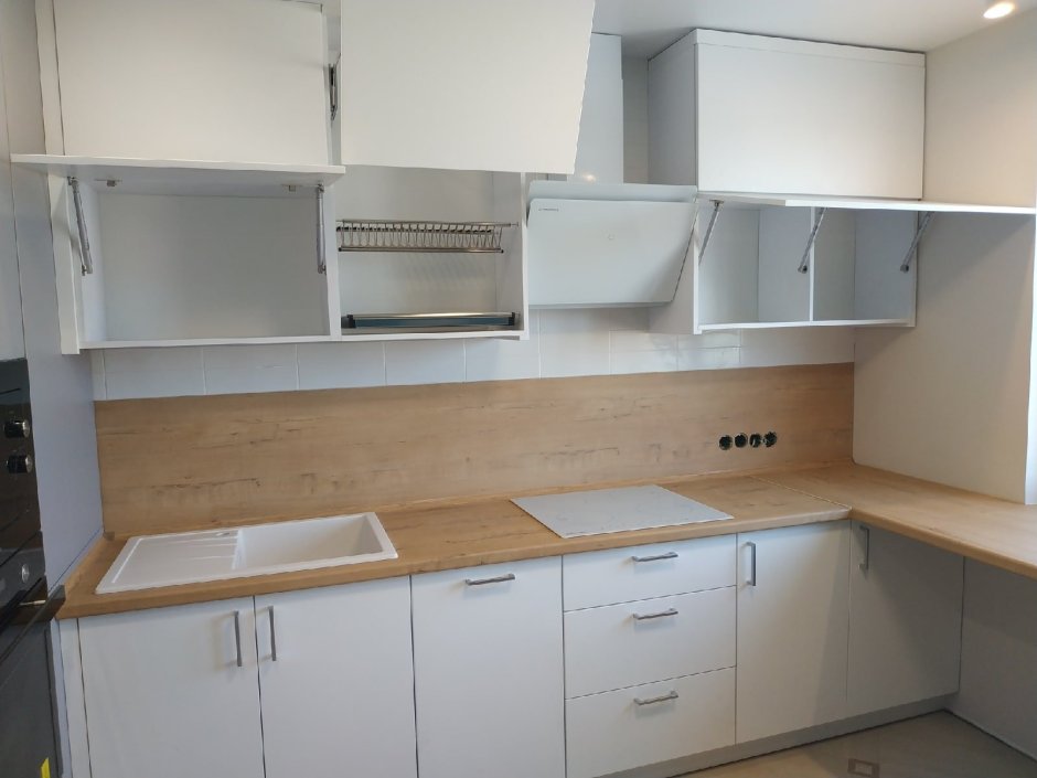 Кухня в цвете морской Бриз