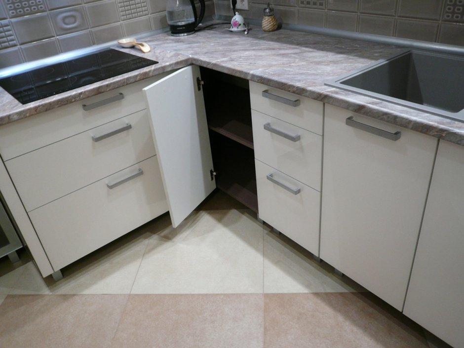 Столешница олива Жемчужная в интерьере кухни фото