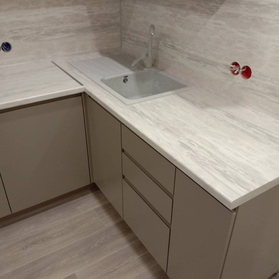 Олива Жемчужная столешница