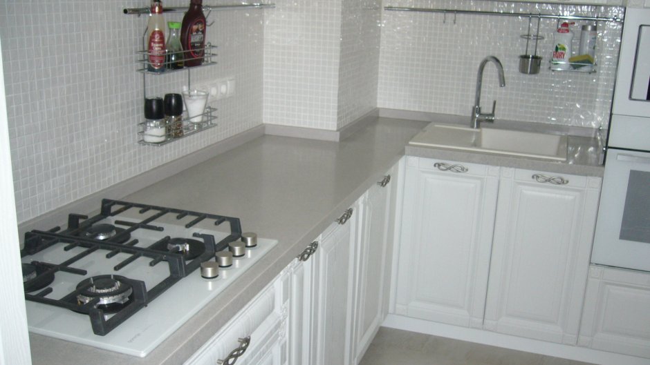 Угловая кухня со стиральной машиной