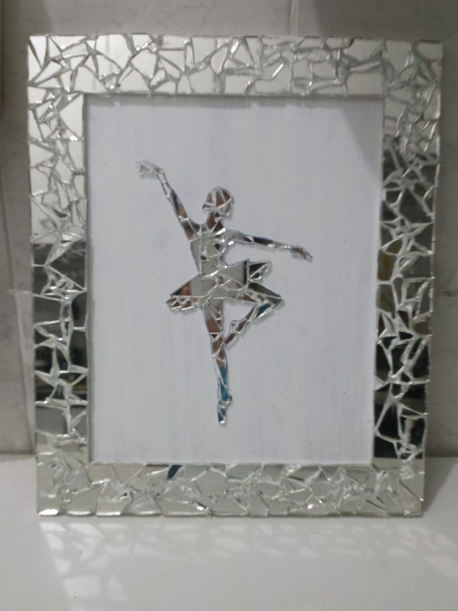 Декоративное панно из цветной бумаги