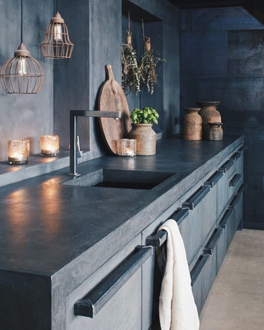 Кухни лофт столешня под дерево