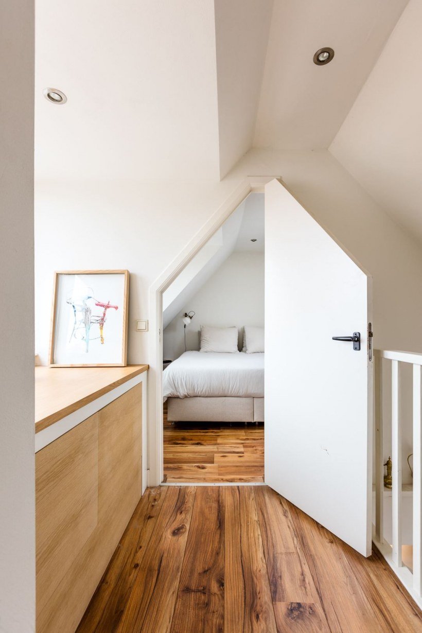 Дверь на мансарду