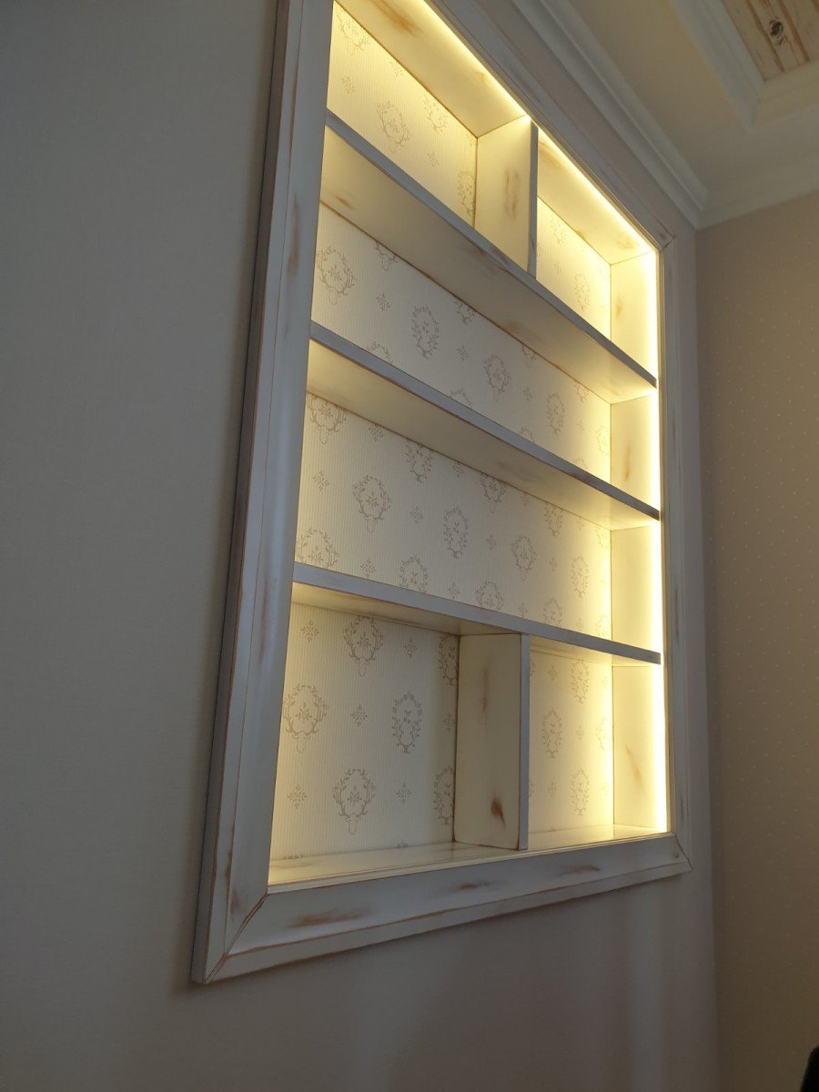 Подсветка ниши с полками