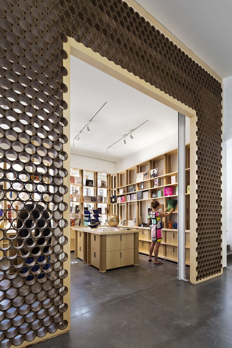 Перегородка из картонных труб