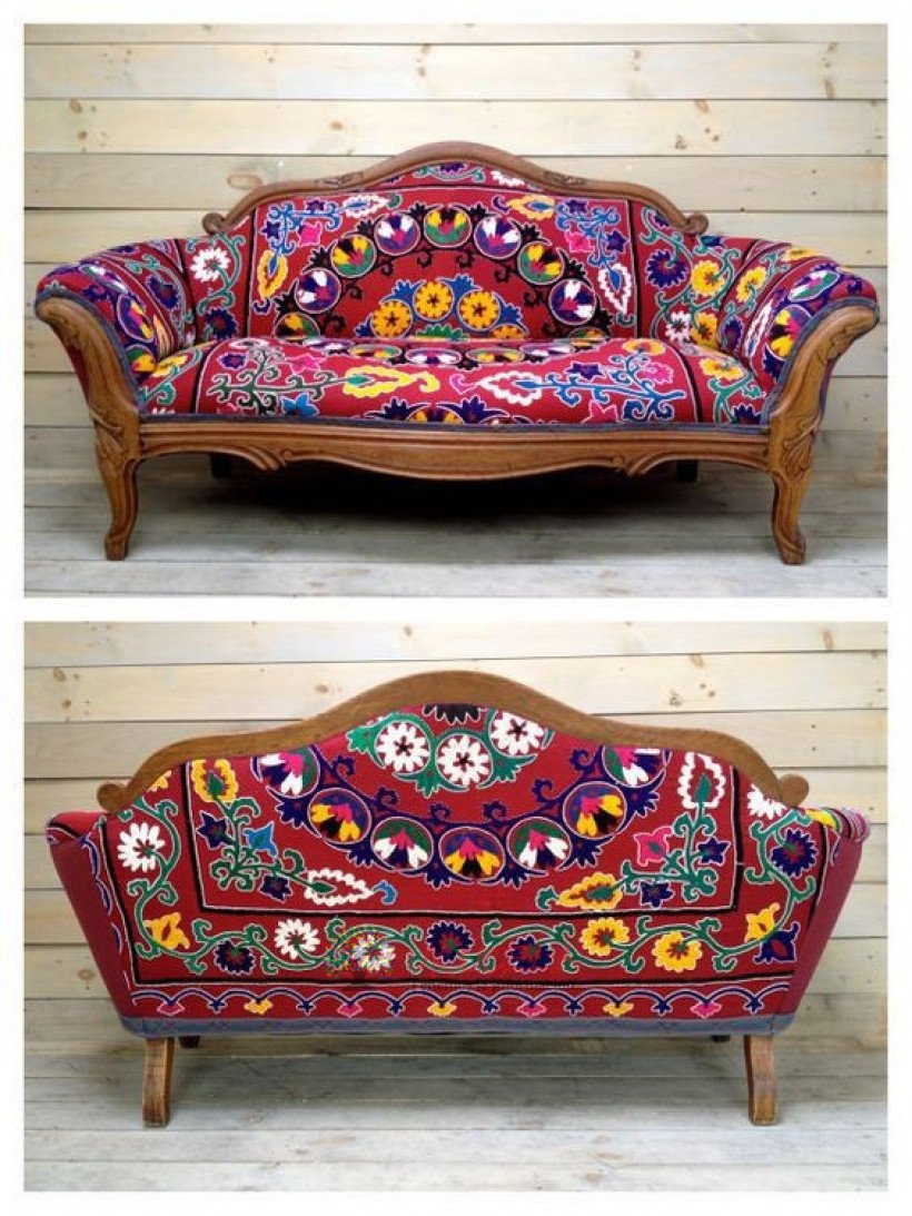 Диван в индийском стиле