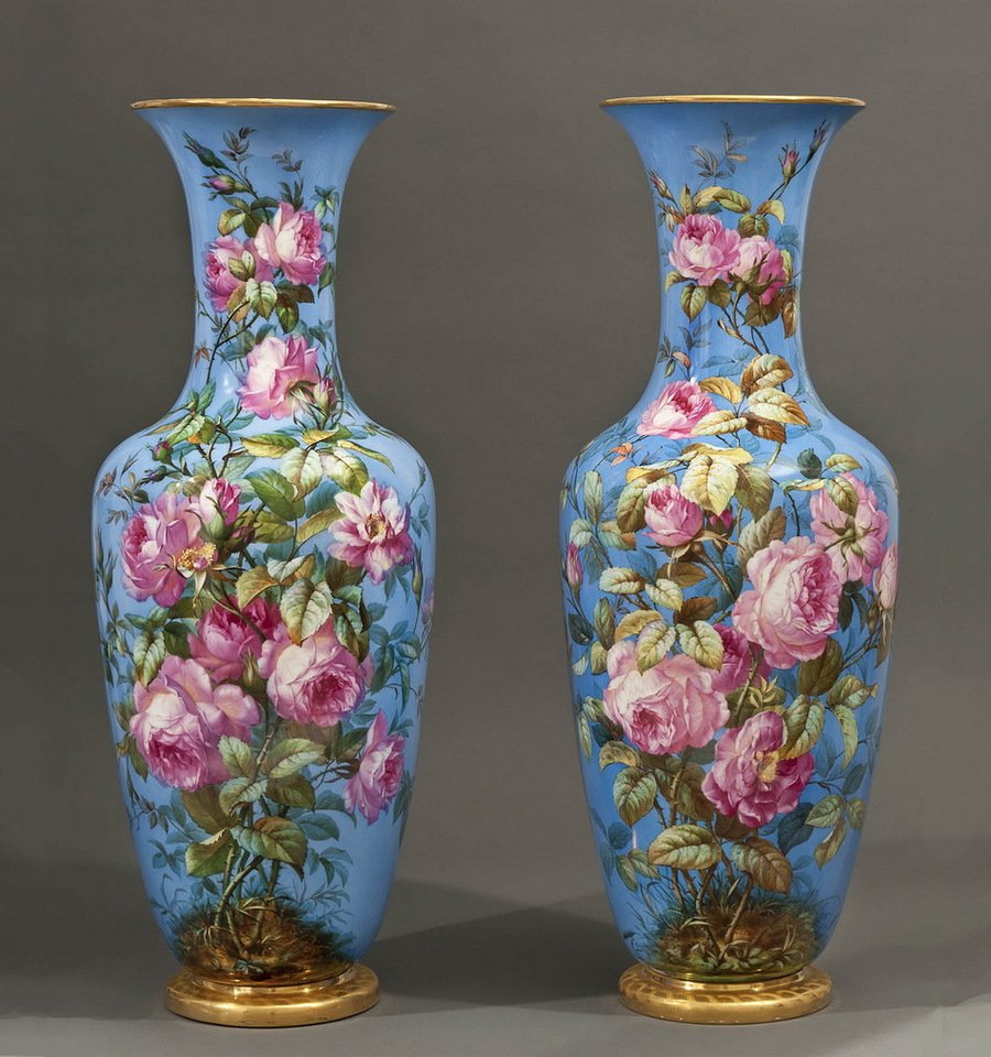 Фарфоровые вазы для цветов