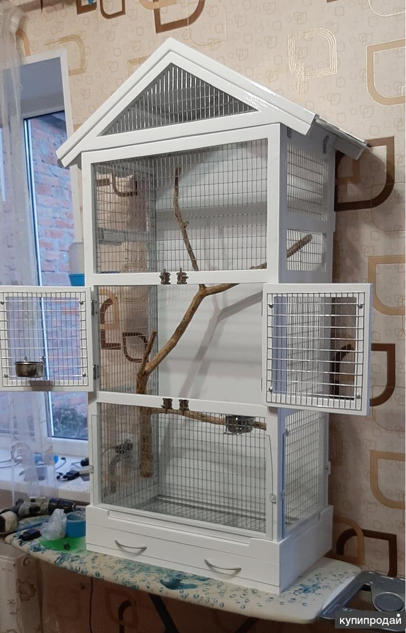 Деревянная клетка для попугая