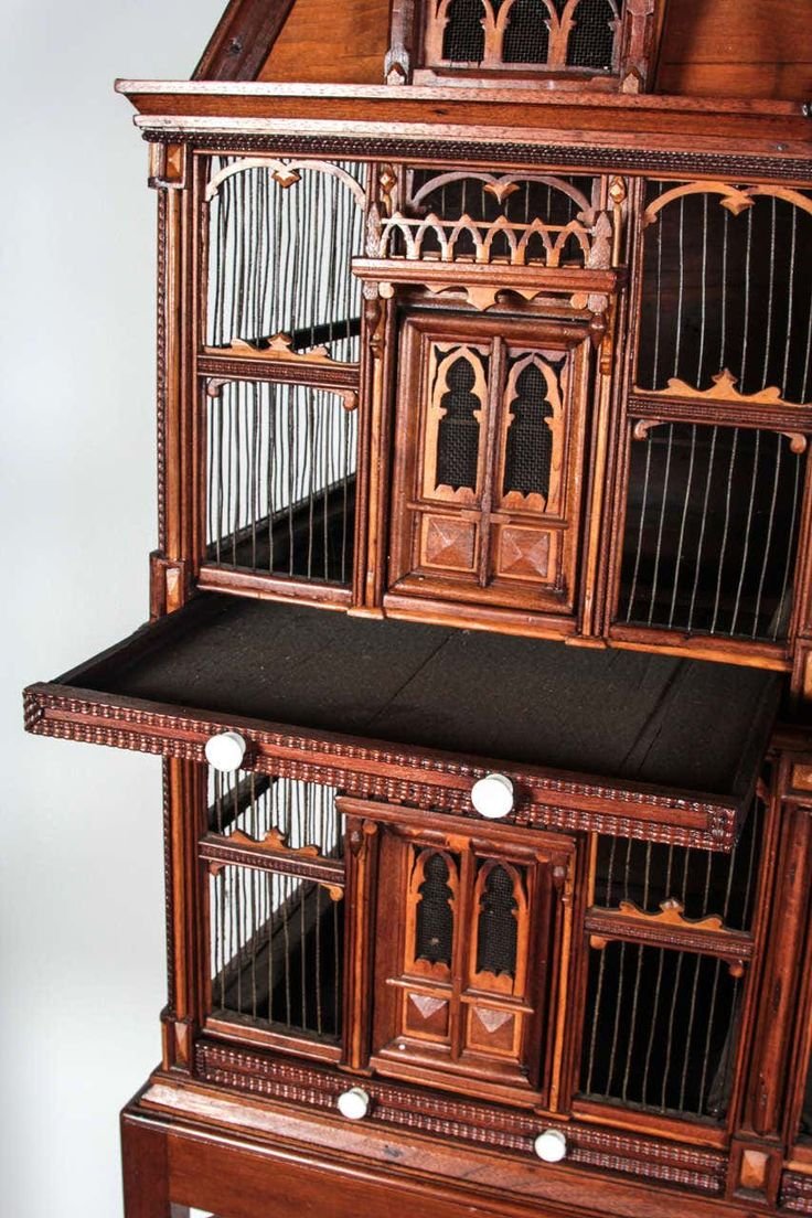 Старинная клетка для птиц