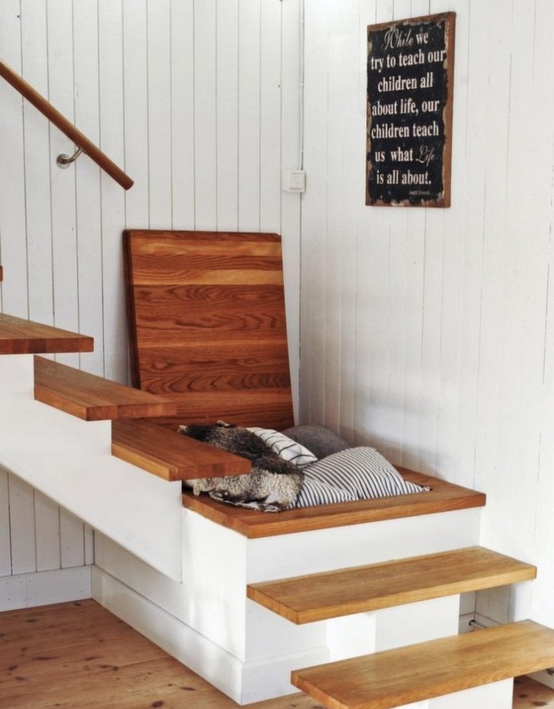 Лестница с местом для хранения