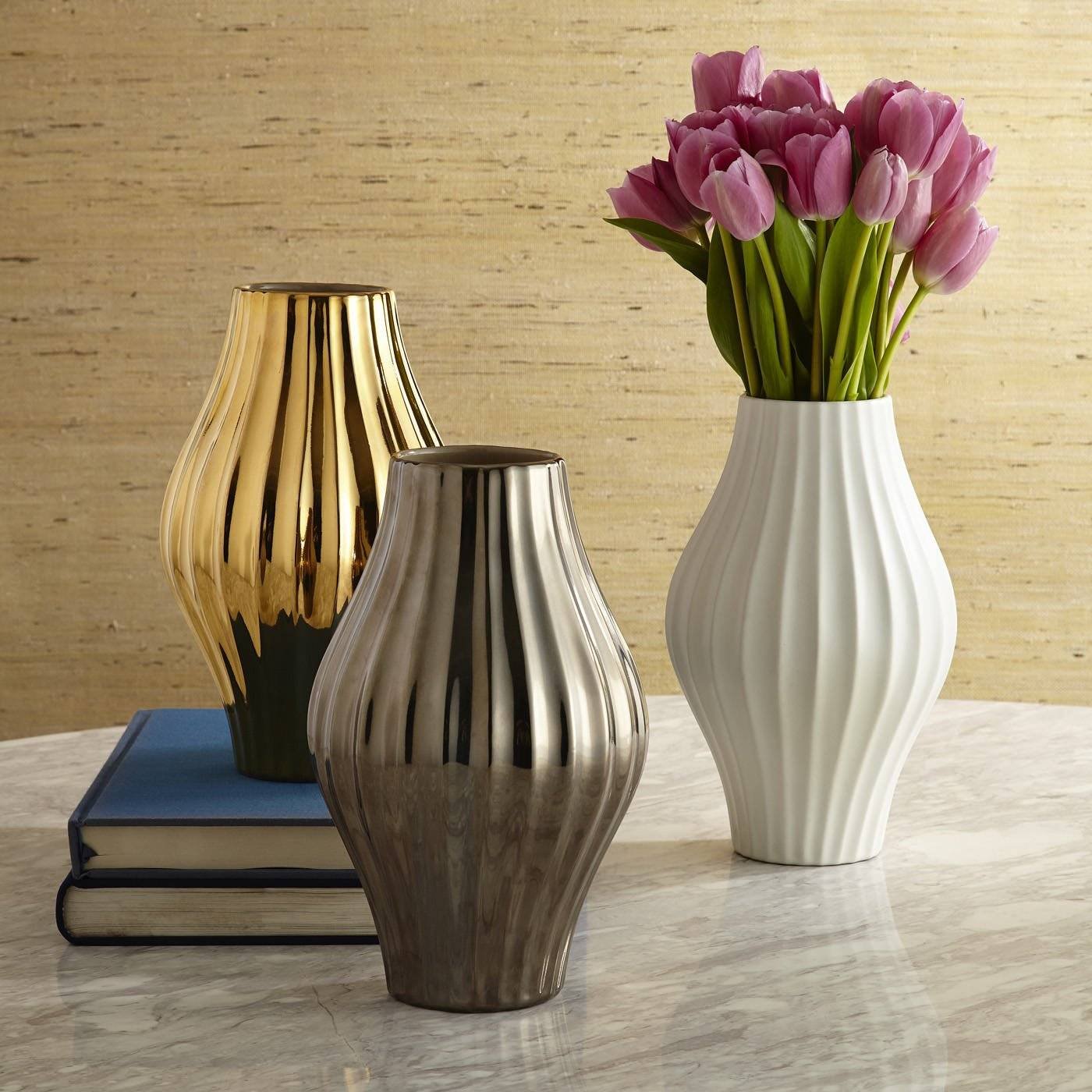Модные вазы для цветов. Декоративные вазы для интерьера. Дизайнерская ваза. Вазы для цветов. Дизайнерская ваза для цветов.