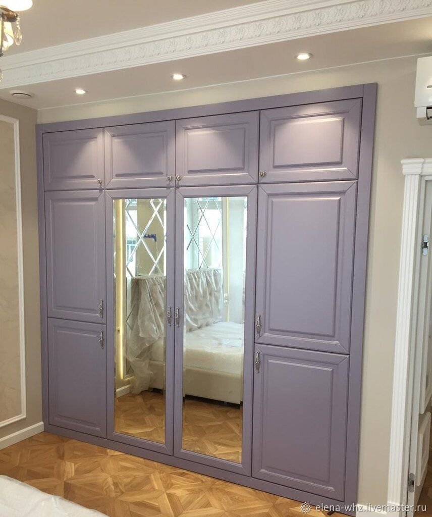 Встроенный распашной шкаф в нишу