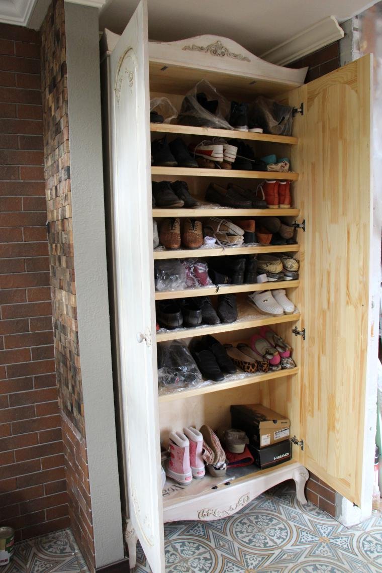 Встроенная обувница в нишу