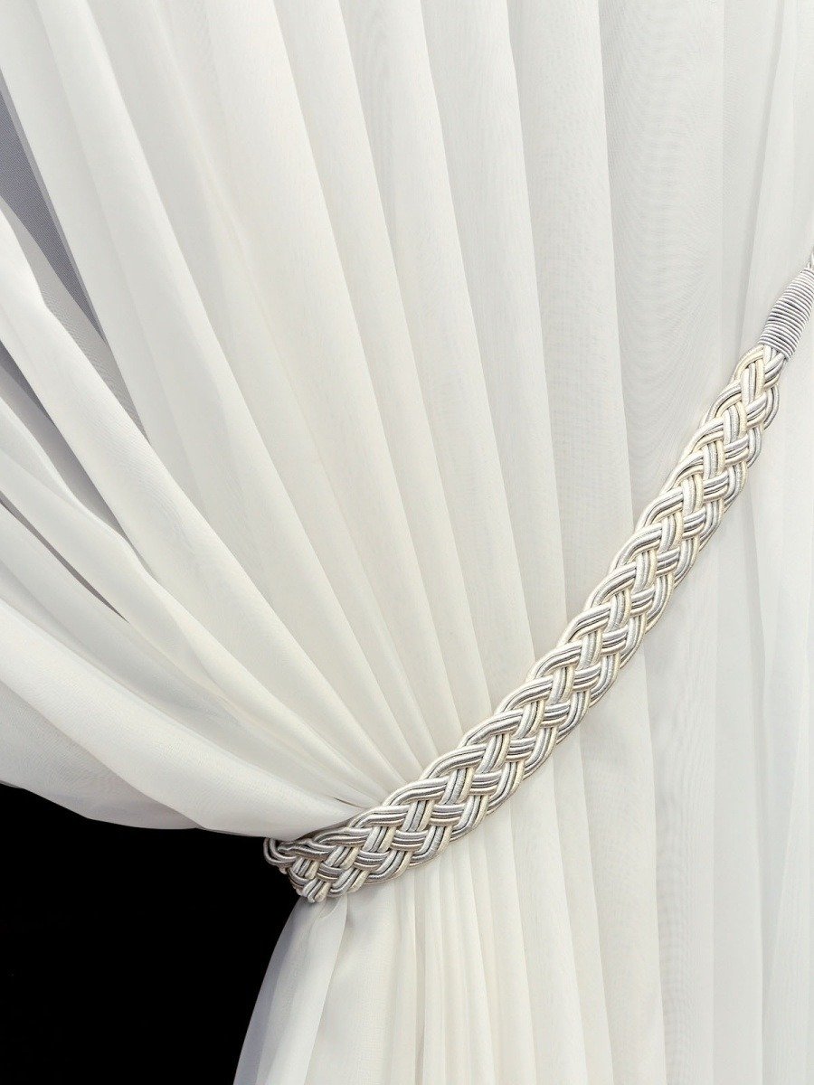 Шторы на треугольные мансардные окна