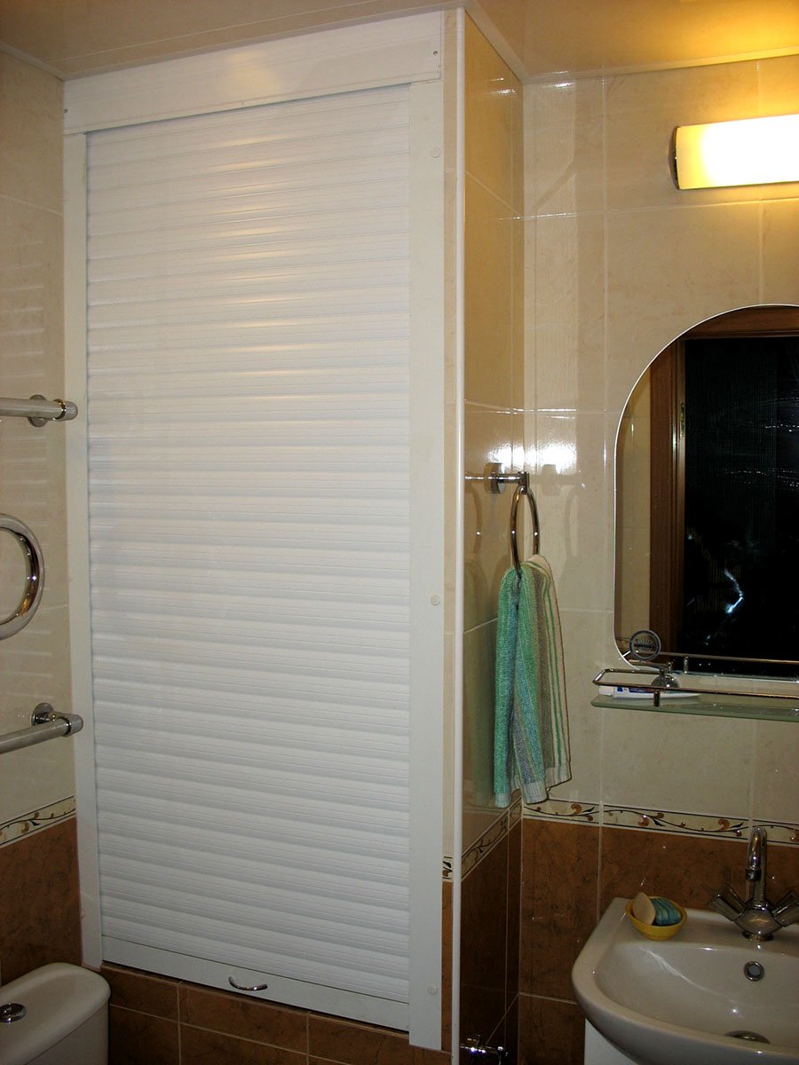 Дизайнерские рольставни в туалет