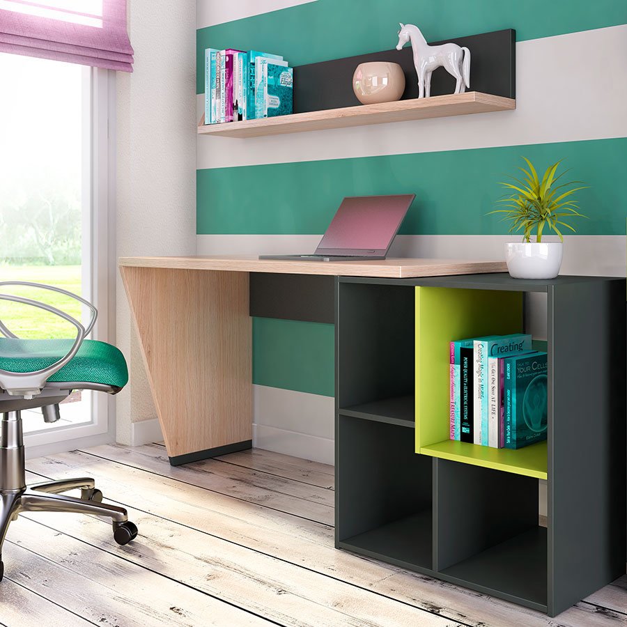 Стол с полочками