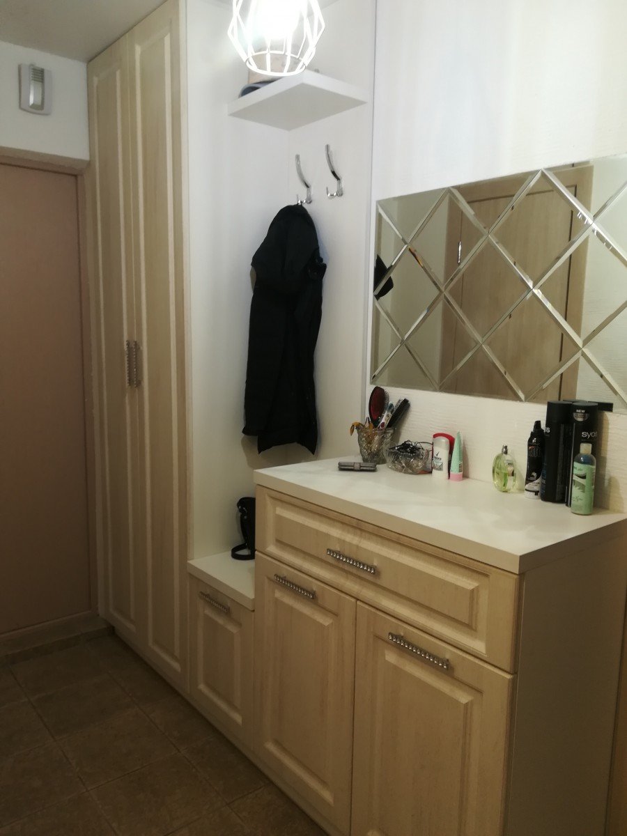 Молдинги в интерьере кухни