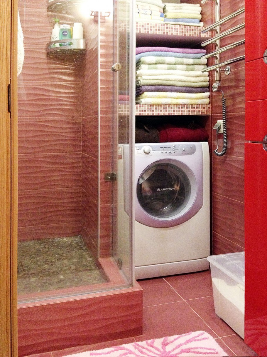 Стиральная машина в интерьере ванной