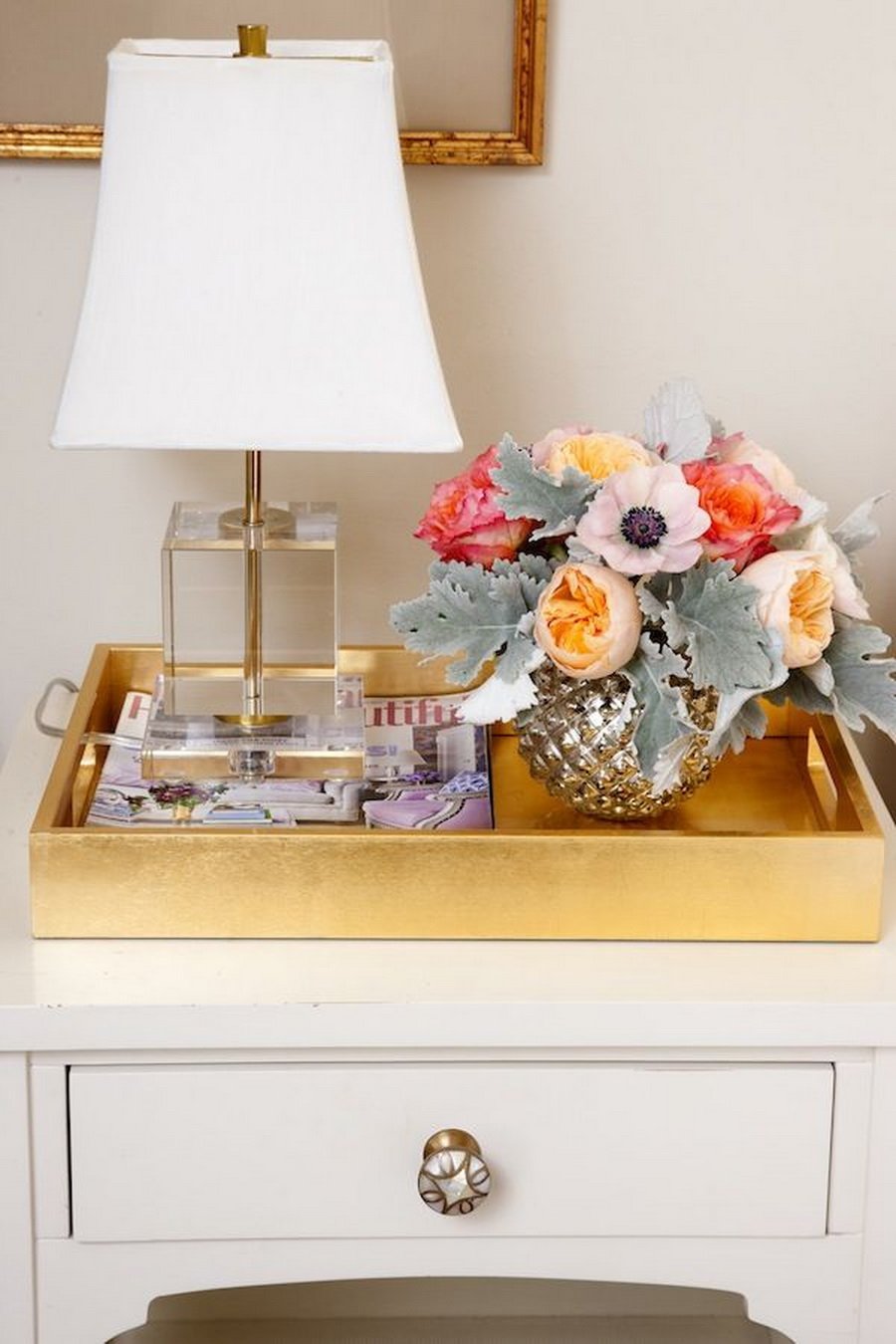 Декор комода в прихожей