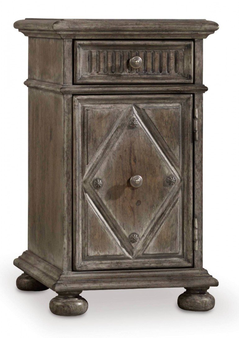 Прикроватная тумбочка ретро