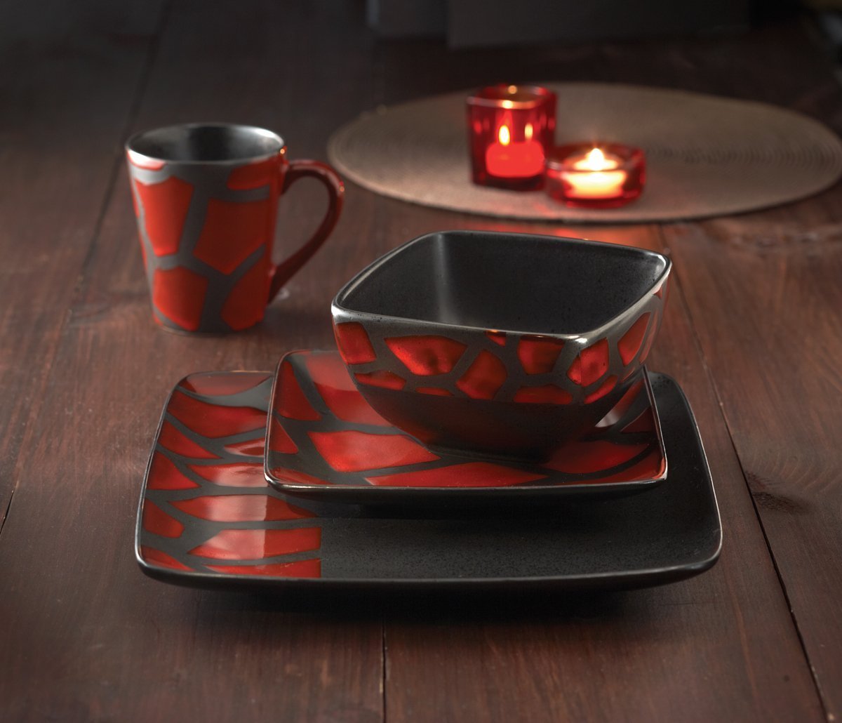 Черная посуда купить. Сервиз quadrato Black Oxfo Red 44 пр. Столовый сервиз quadrato Oxfo Red Black. Тарелка красно черная. Дизайнерская посуда.