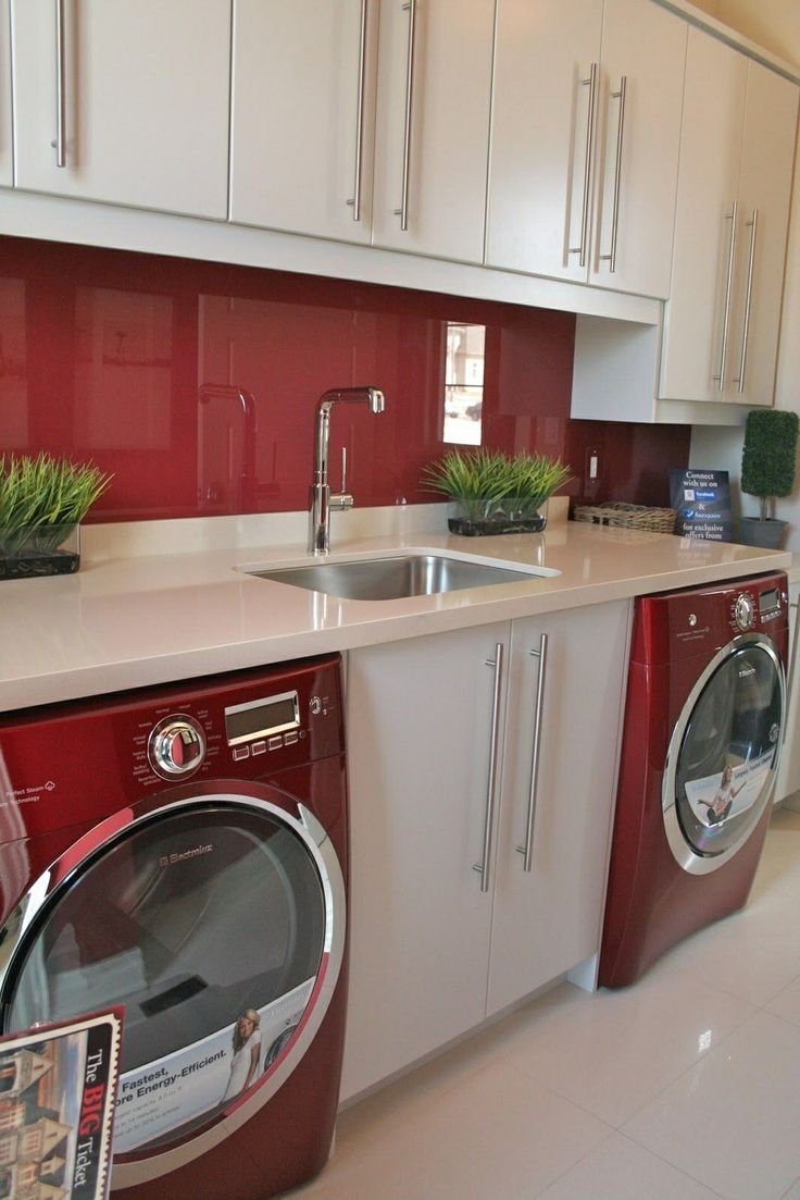 Кухня со встроенной стиральной машинкой