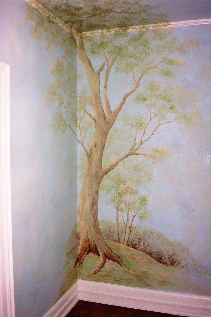 Живописное дерево на стене