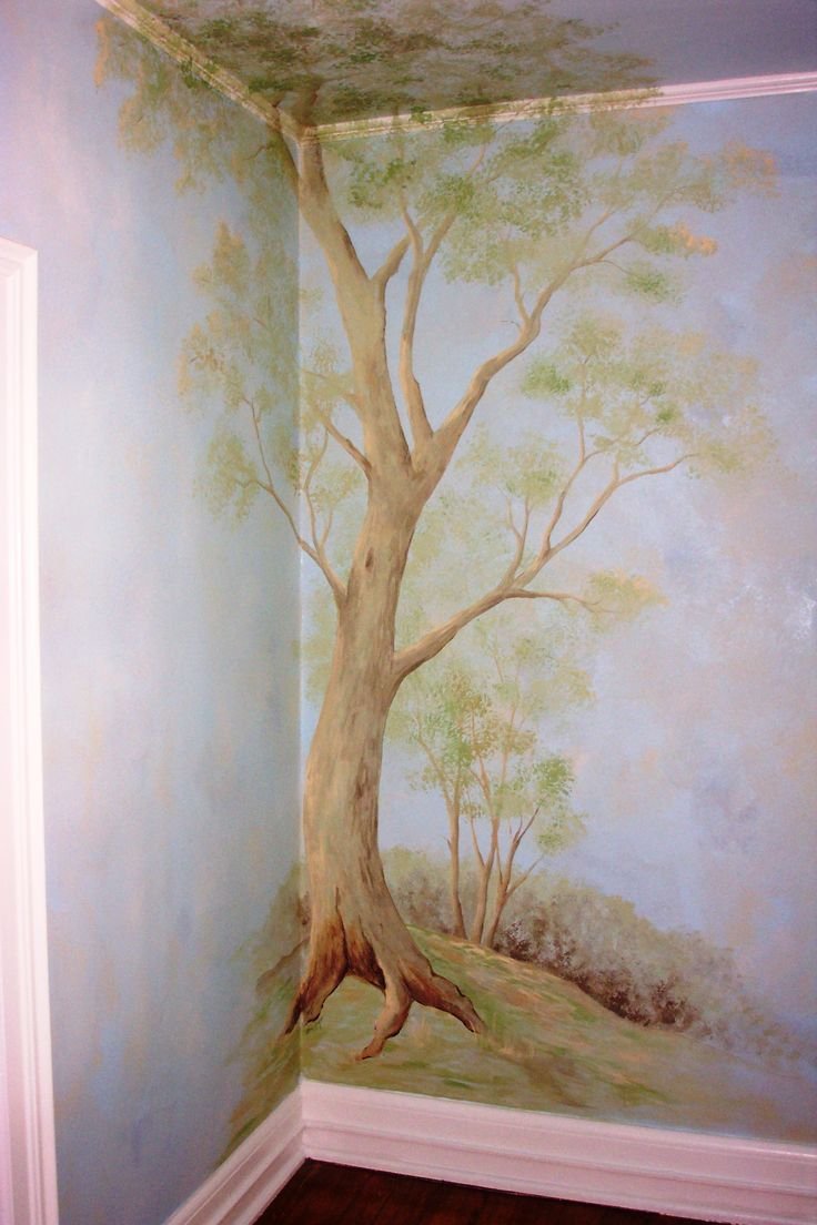 Живописное дерево на стене
