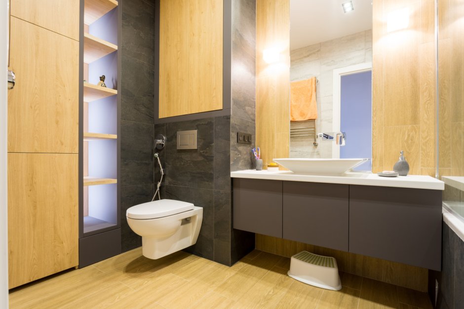 Идеи с расположением шкафчика в ванной