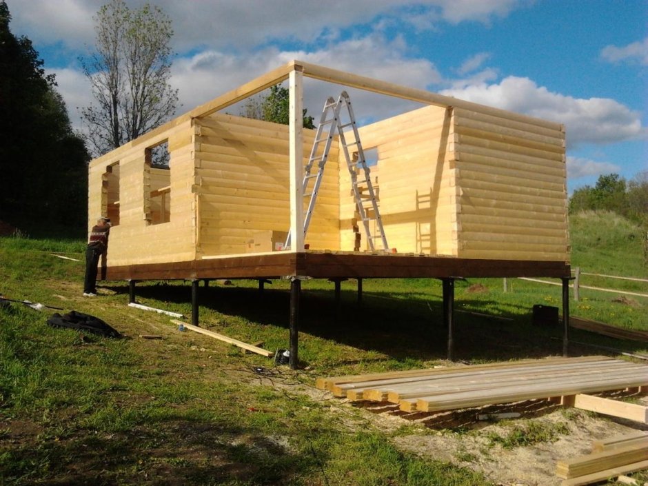 Каркасная баня на сваях 6х6