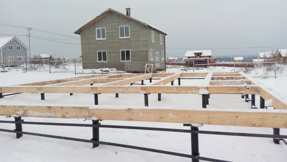 Домик на винтовых сваях