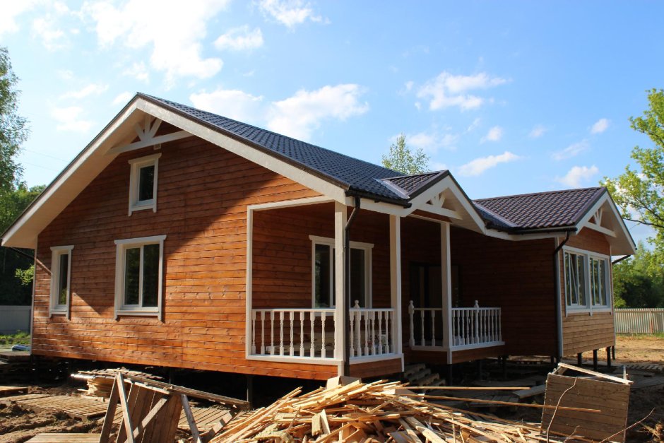 Каркасный дом на сваях