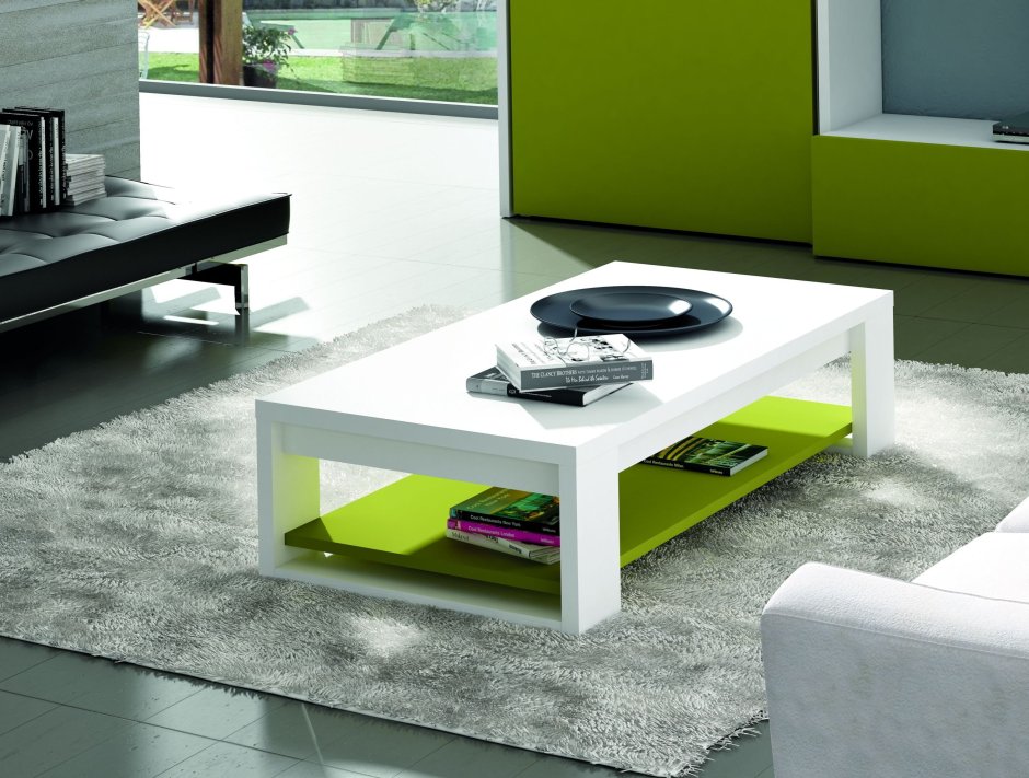 Яркий журнальный столик