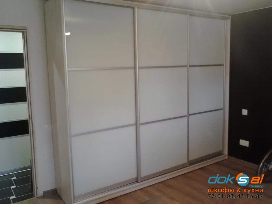 Двери шкафа купе в цвете сонома и серый матовый