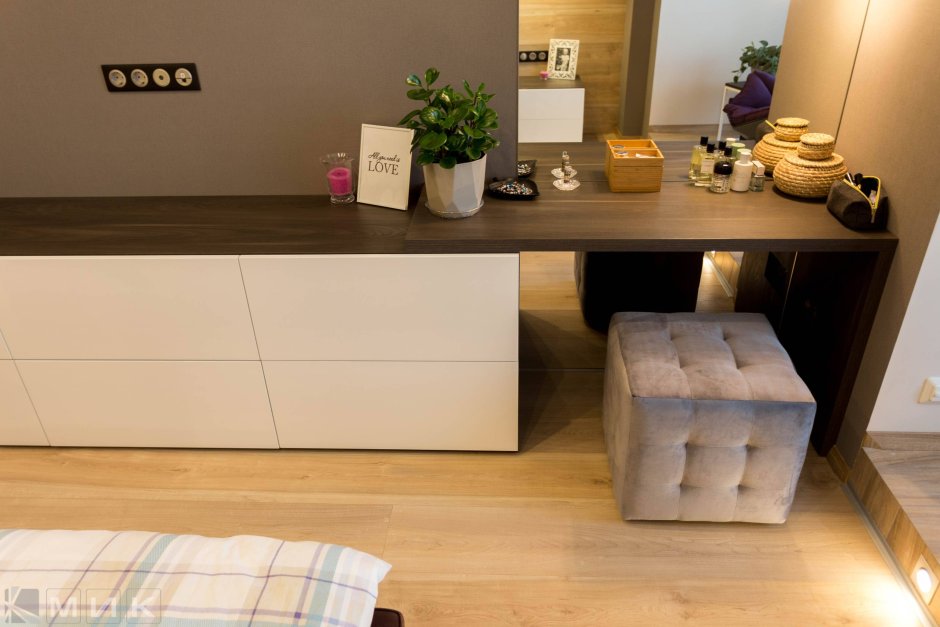 Тумбочка со столешницей