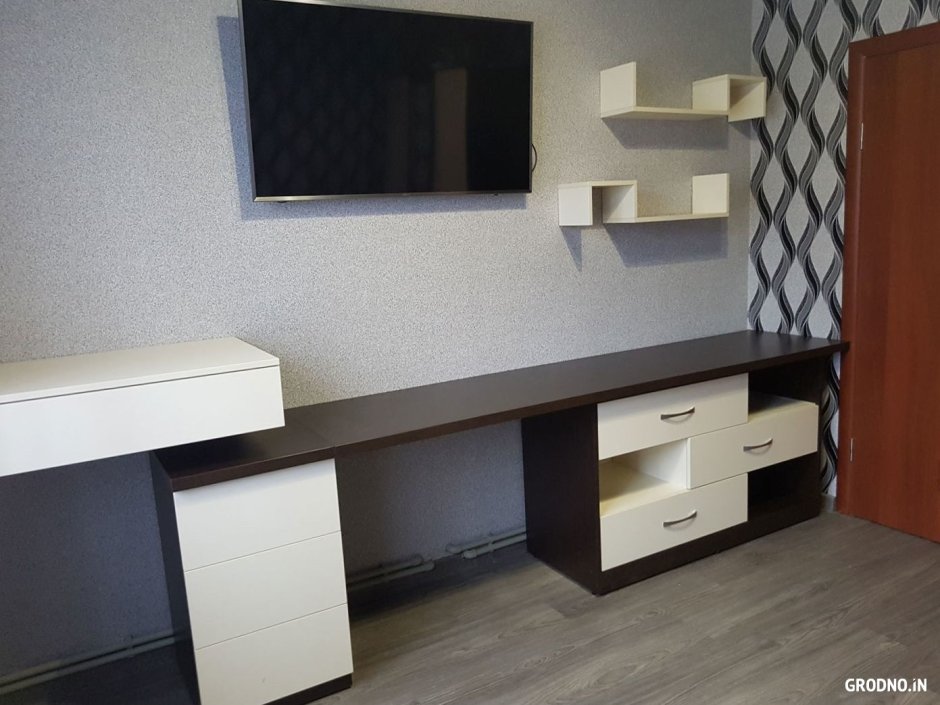 Комод с рабочим местом