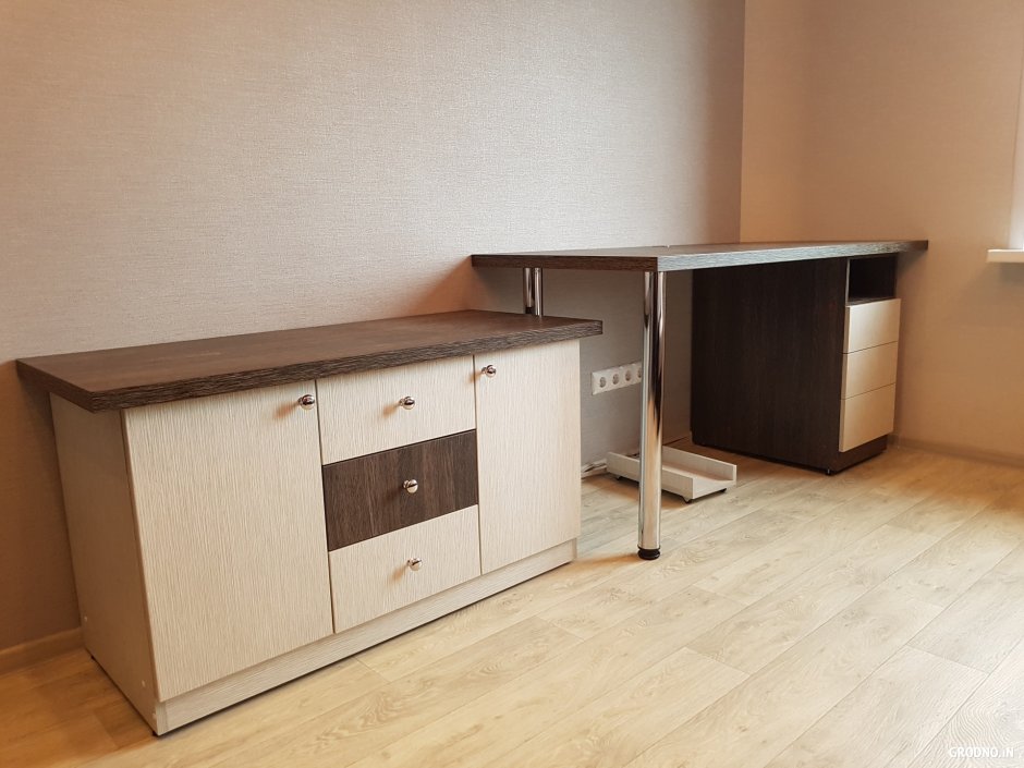 Тумба под телевизор с компьютерным столом