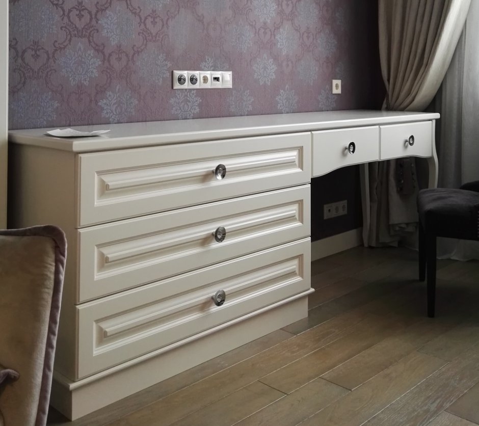 Туалетный столик Zhang Shihan