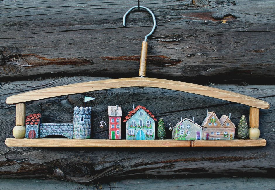 Деревянная полка в виде рыбы