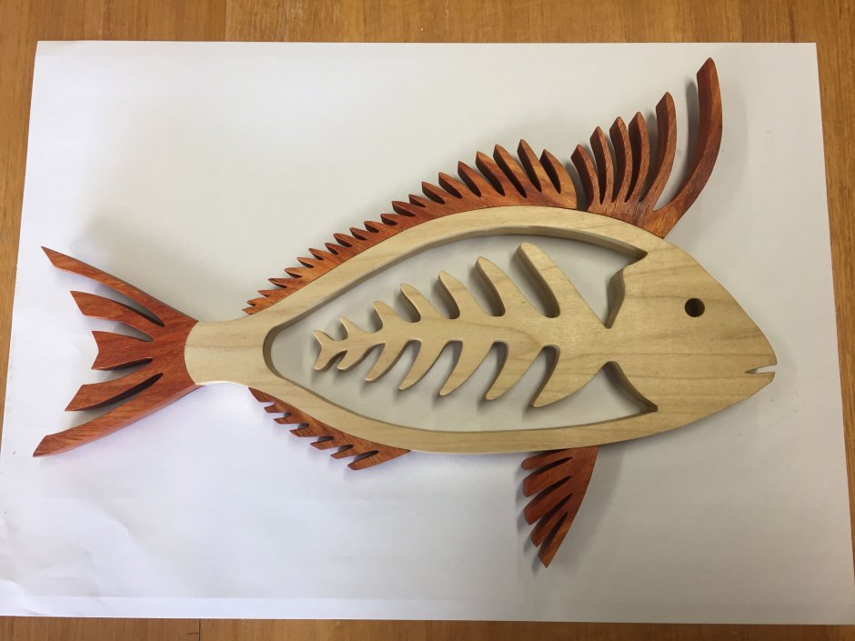 Вешалка именная резная из дерева в детскую своими руками