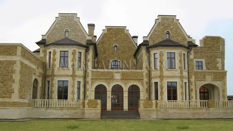 Красный Дагестанский камень