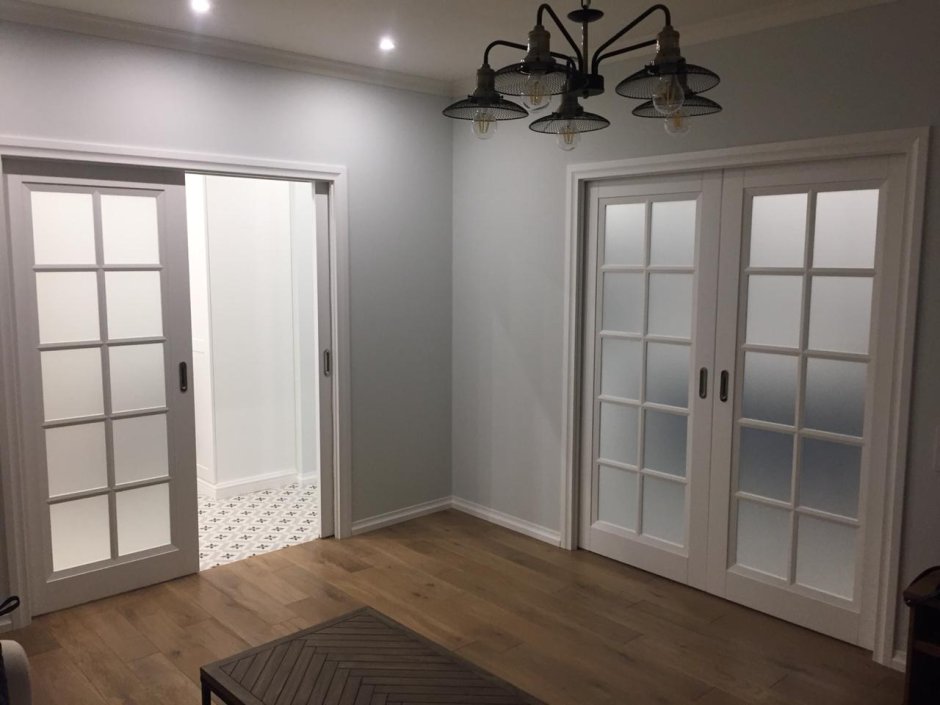 Двустворчатые двери Волховец