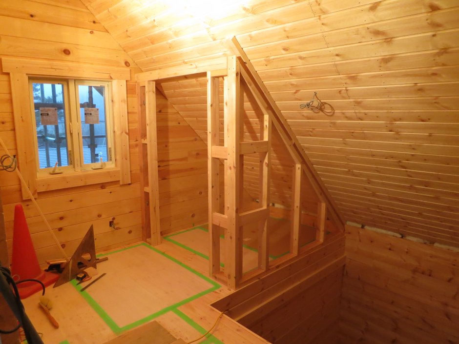 Люк на второй этаж в деревянном доме