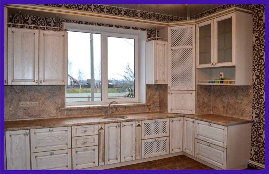 Фасад Ависта Квин 2 ясень белый патина золото