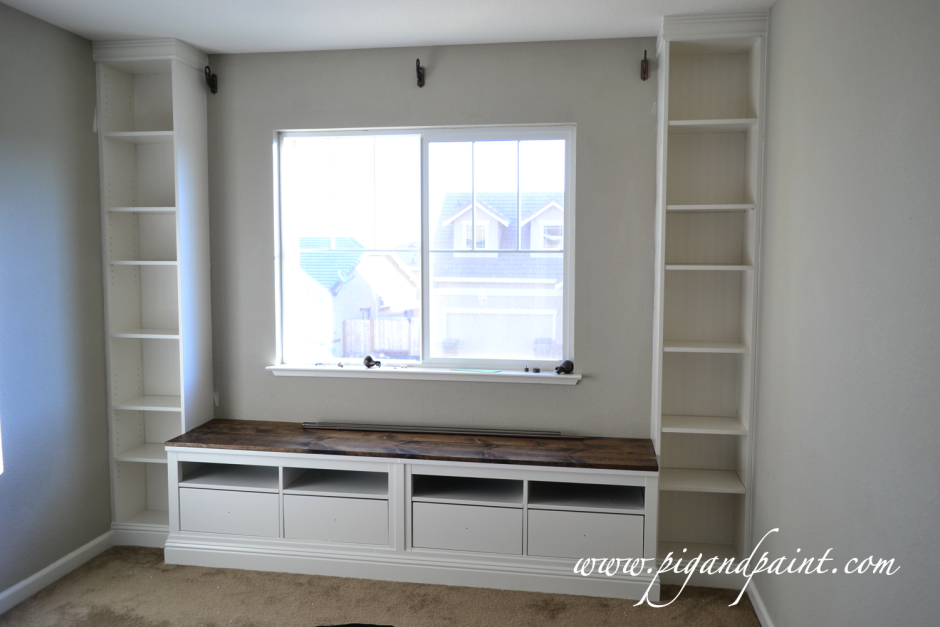 Стеллаж под окно