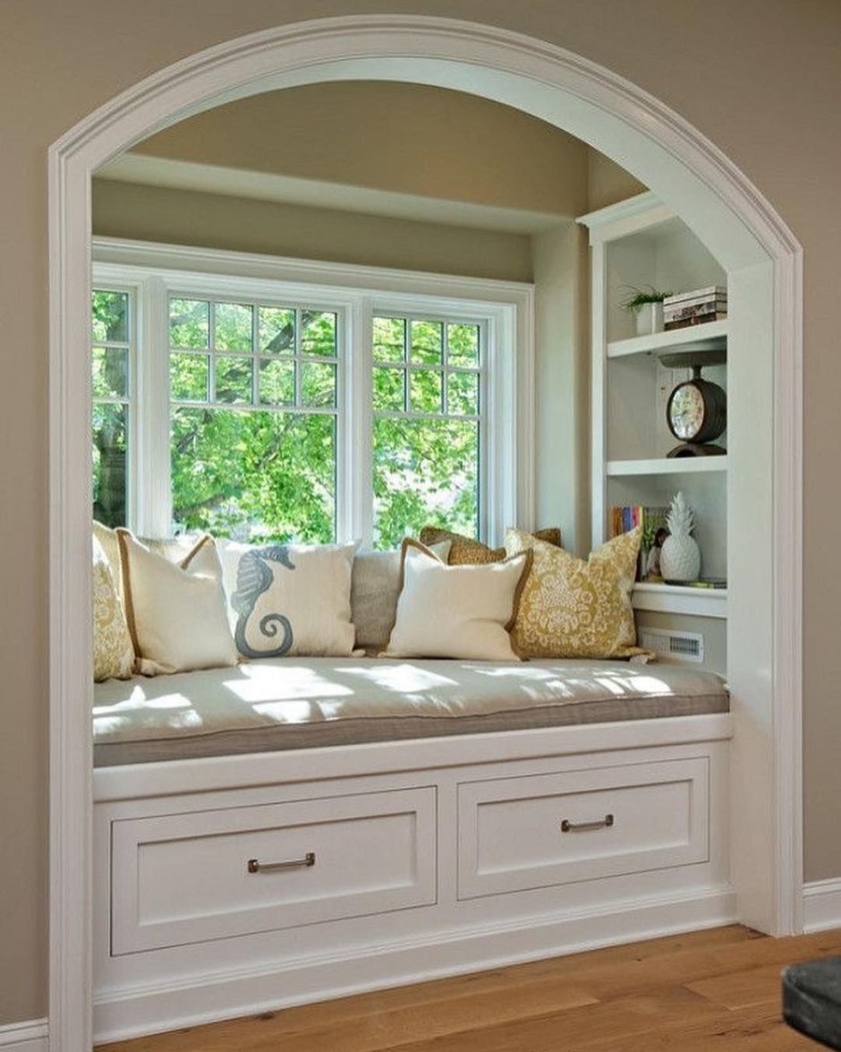 Подоконник диван