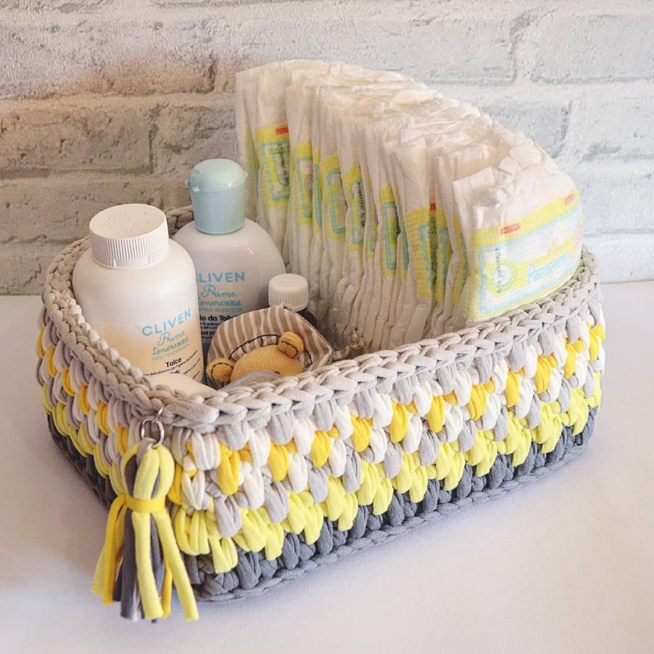 Декор из трикотажной пряжи для интерьера